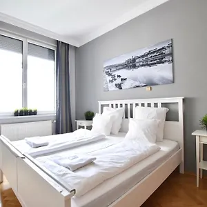 Apartament Standerd By Hi5 - Lovag Family, Budapeszt